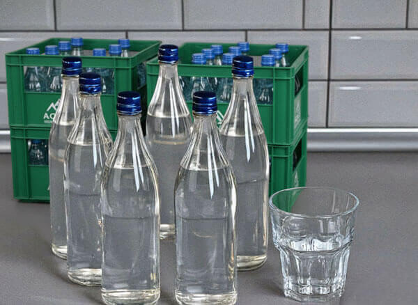 Mineralwasser aus Flaschen